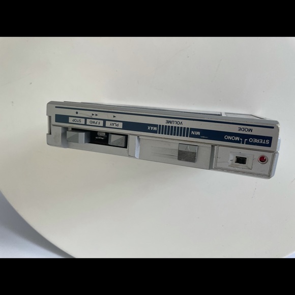 Vintage Audio Mate WALKMAN Cassette player - Picture 4 of 6